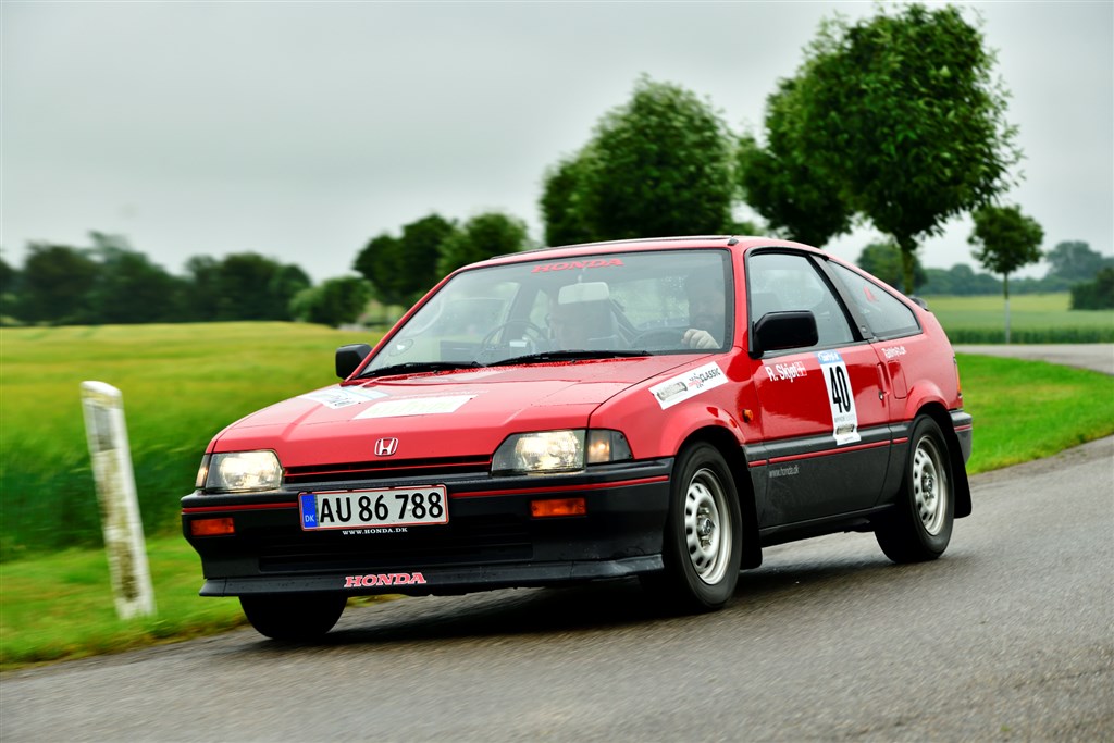 Favoritter til totalsejren i Oresund Rally er søn og far-holdet Rene Castillo Skjøt fra København og Jørgen Skjøt fra Blokhus i en Honda Civic CRX fra 1986.
(Foto: Michael Eisenberg)